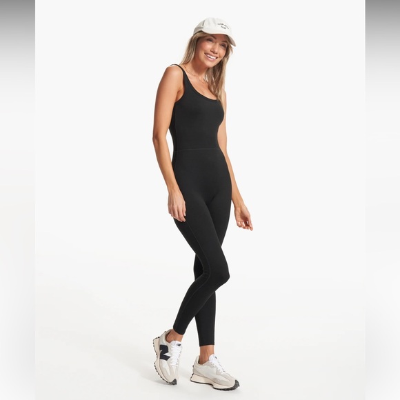 Vuori Pants - Vuori Black Essential Jumpsuit Size Large NWT
